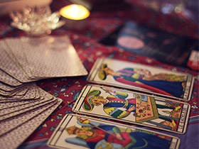 Kartenlegen mit Tarotkarten